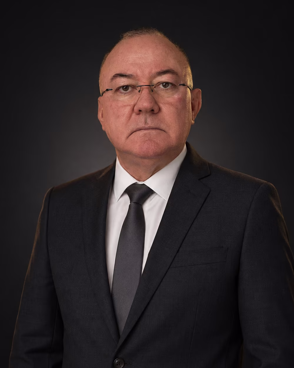 Dr. Carlos Araújo, CEO e advogado fundador